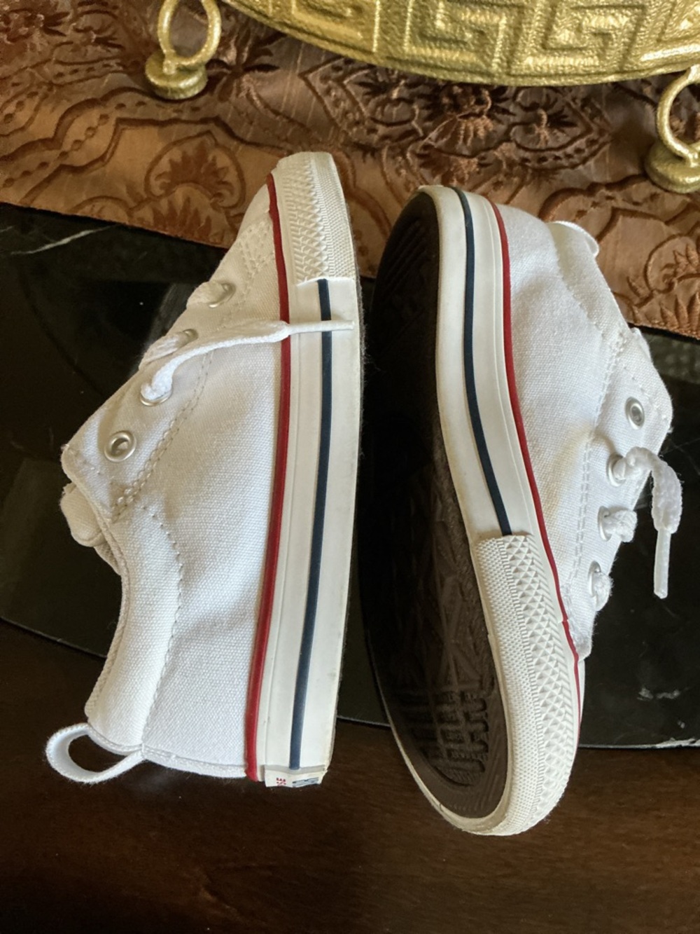 Converse Kids White Canvas Low Top Sneakers with Red & Navy Trim ~ Sz 8 Kids - Picture 7 of 11